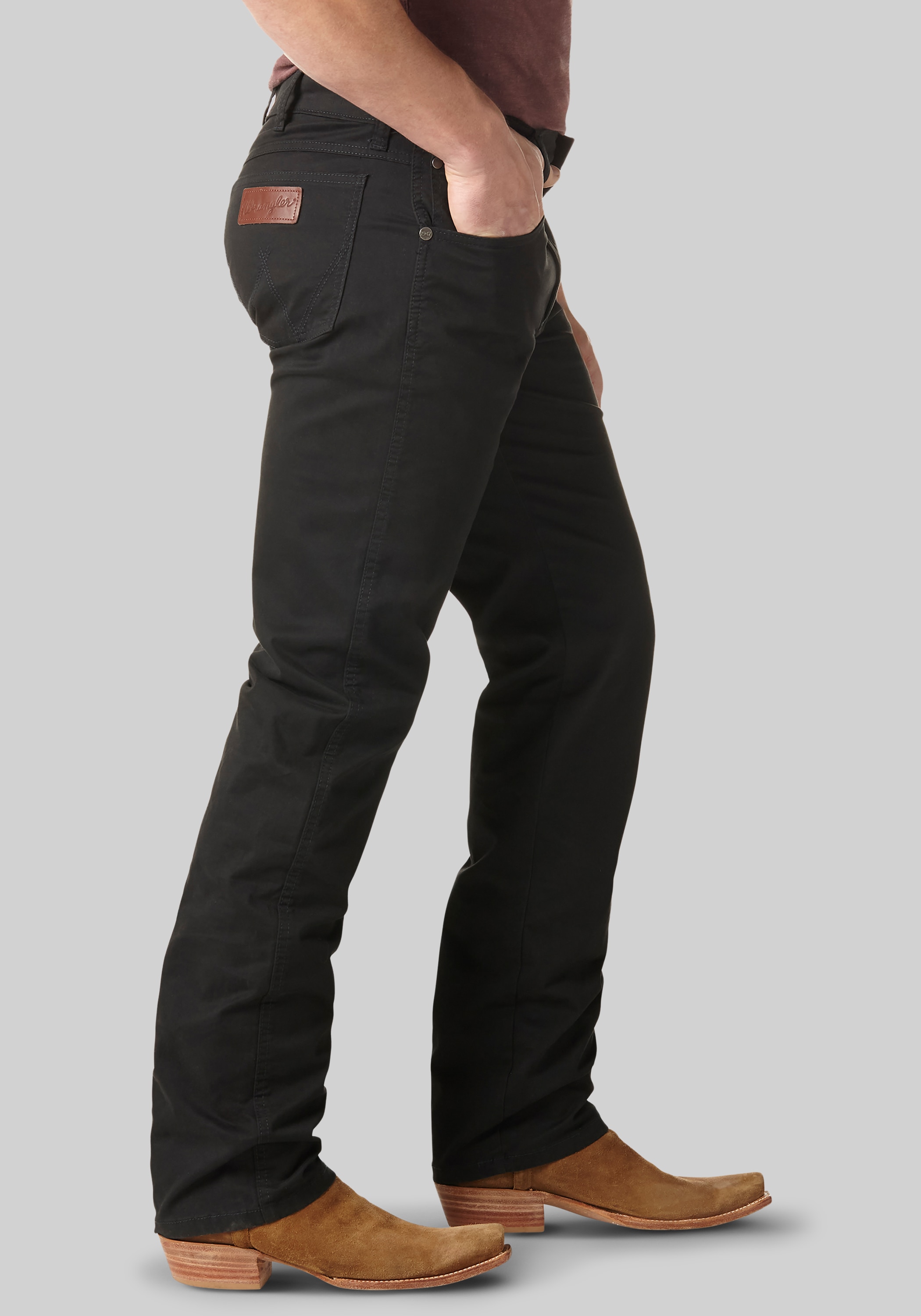 Wrangler Retro Slim Fit Straight Leg Pants