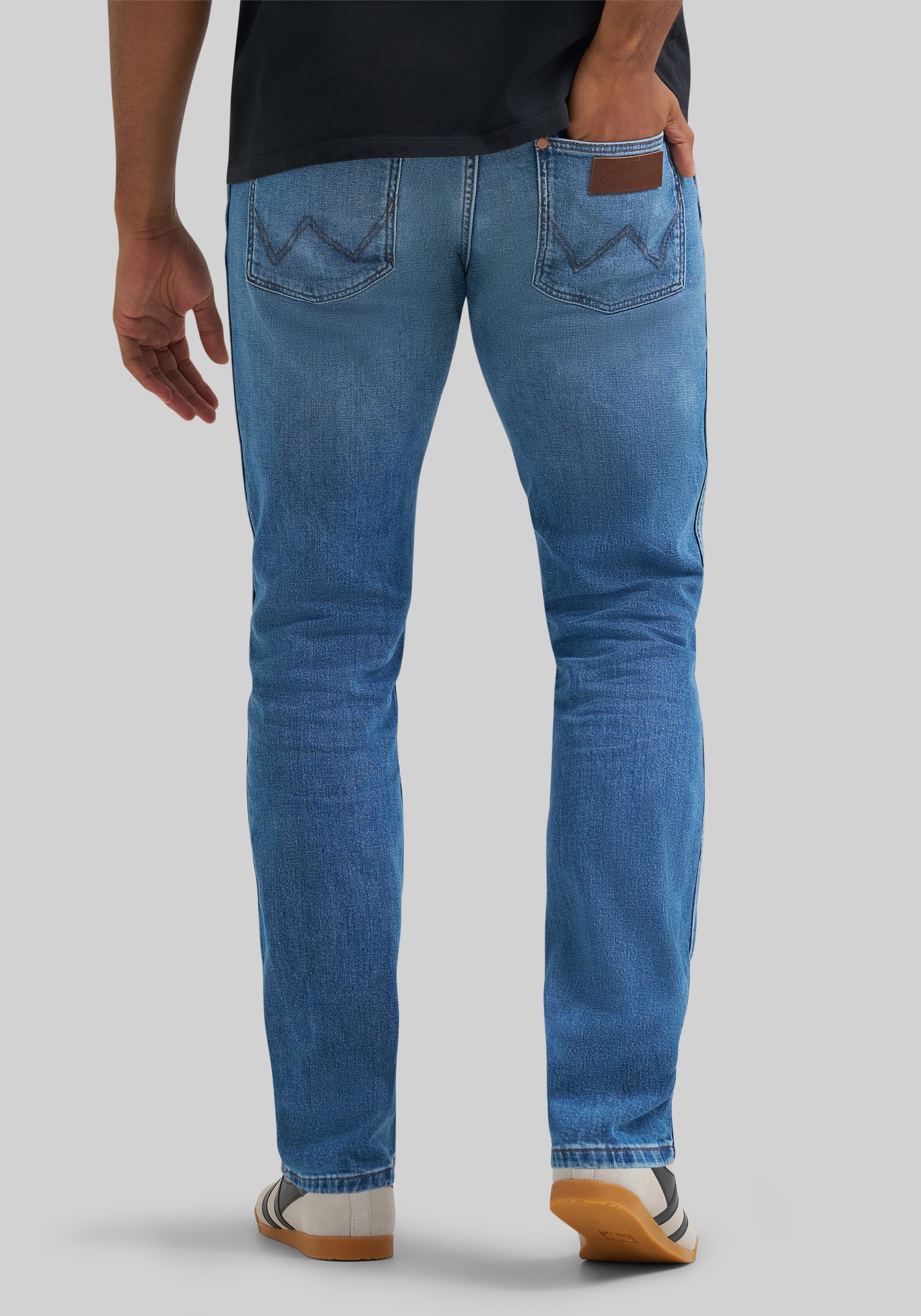 Wrangler Regular Fit Greensboro Straight Leg Jeans