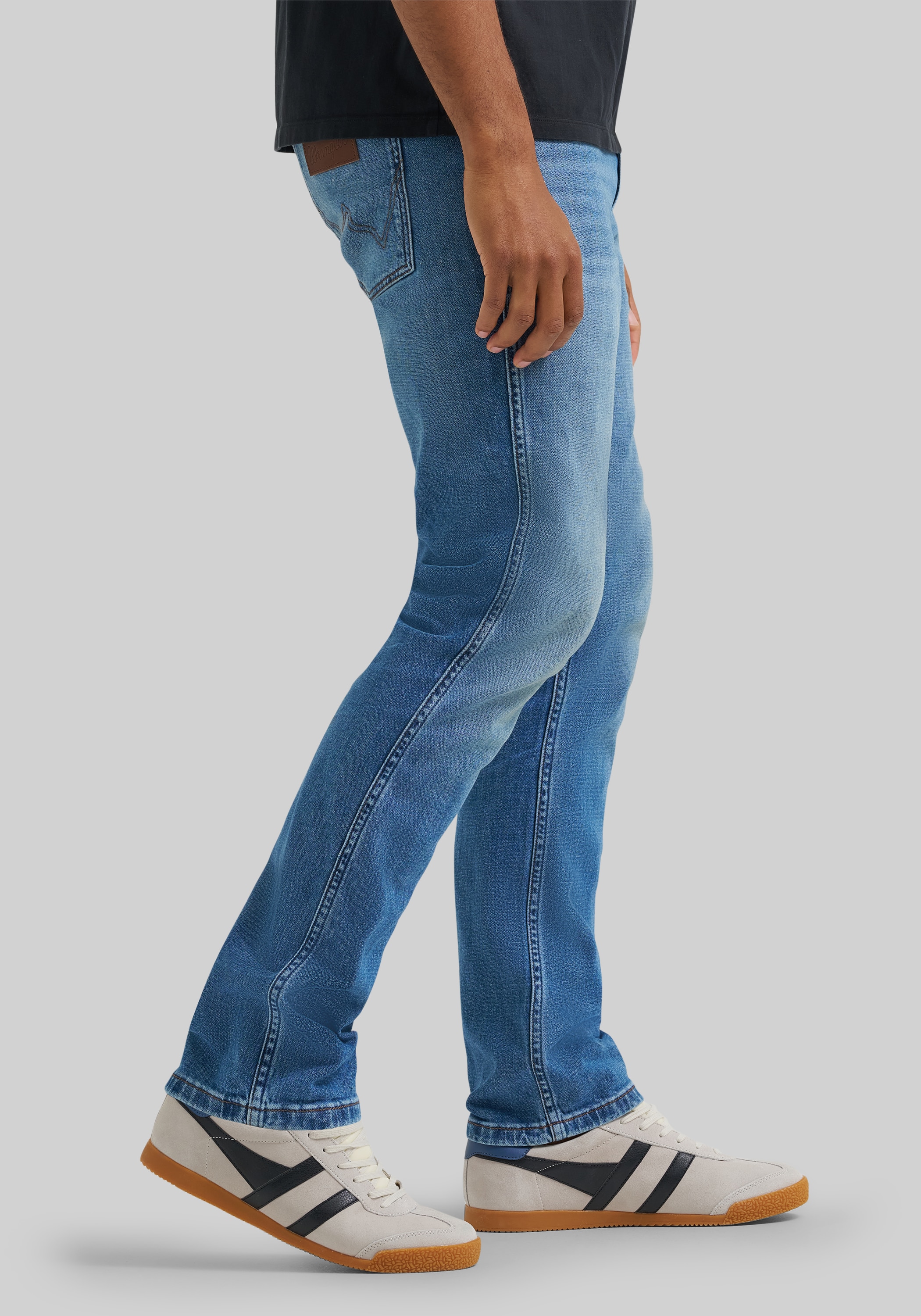 Wrangler Regular Fit Greensboro Straight Leg Jeans