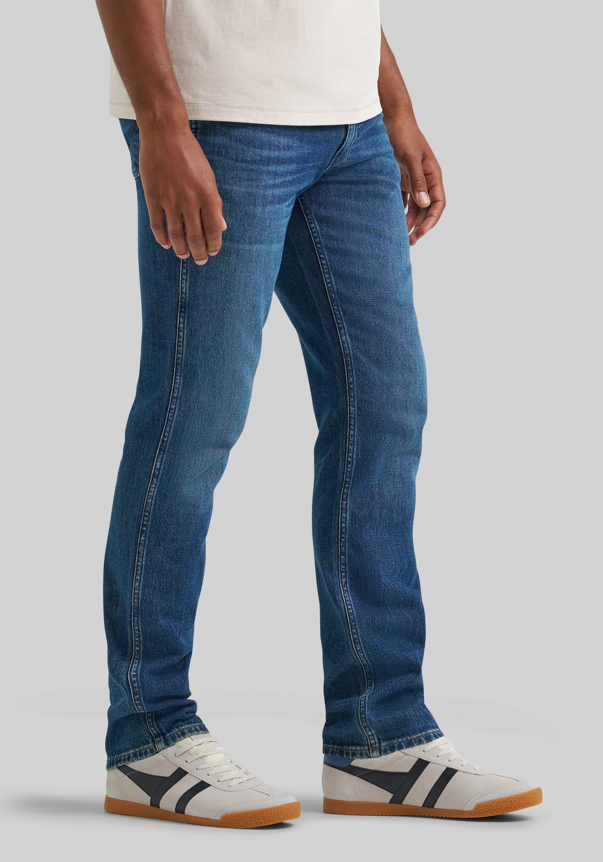 Wrangler Regular Fit Greensboro Straight Leg Jeans