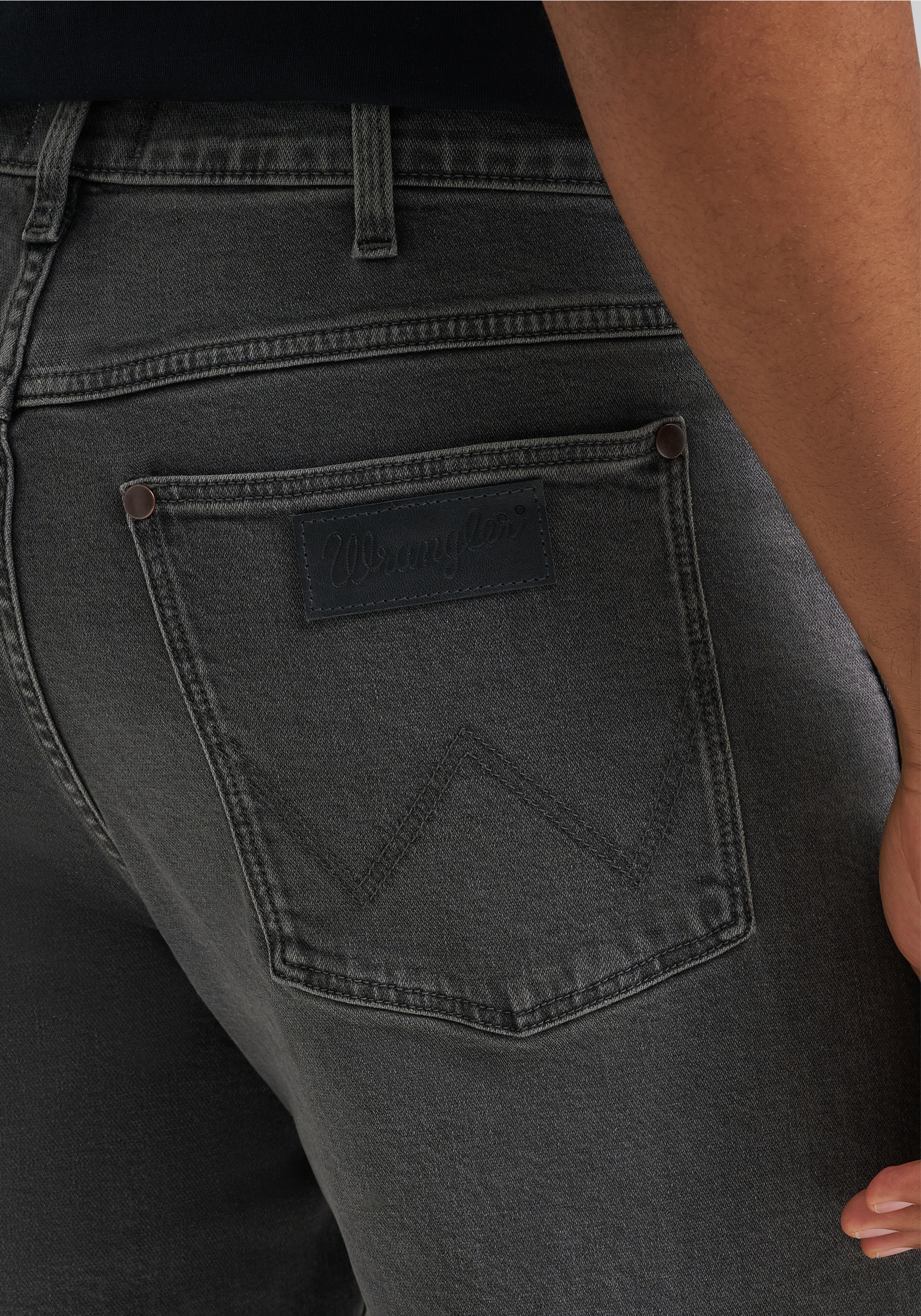 Wrangler Loose Fit Sandstorm Straight Leg Jeans
