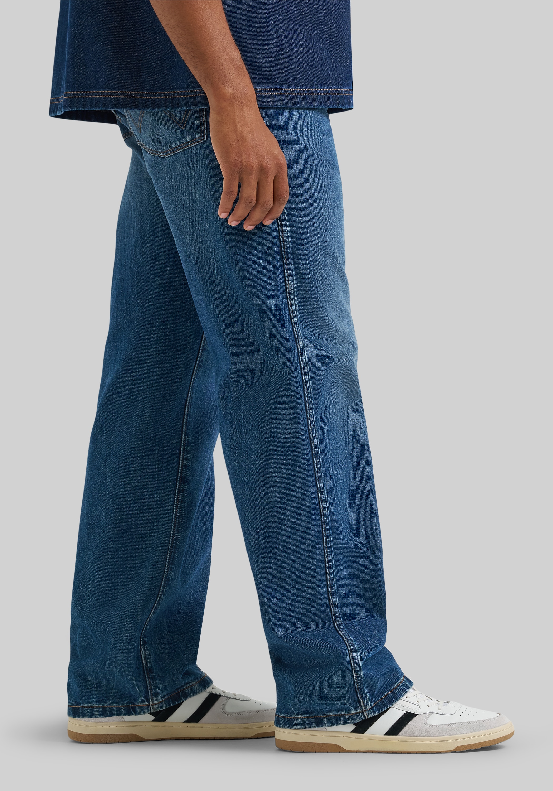 Wrangler Retro Tailored Fit Straight Jeans