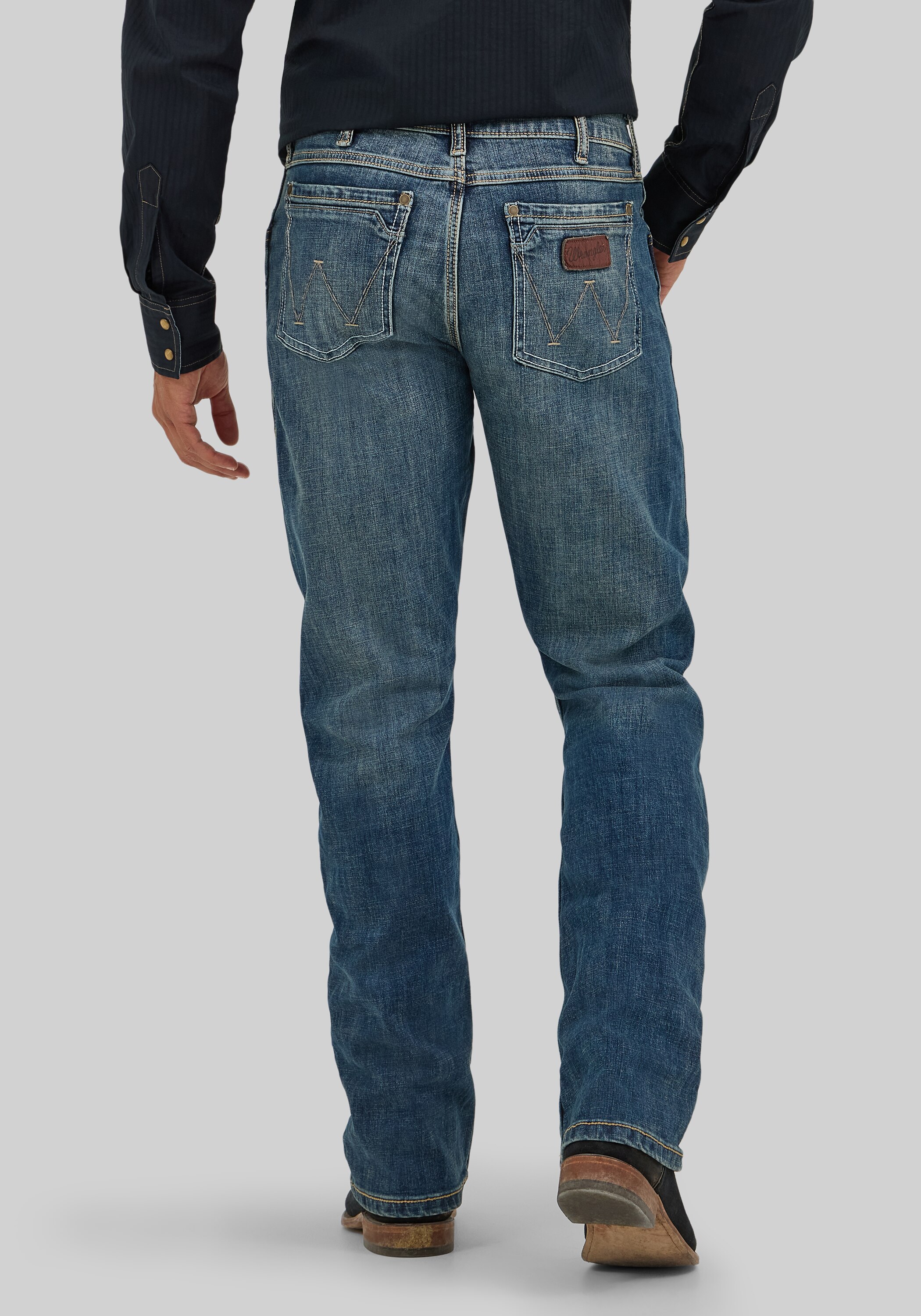 Wrangler Retro Layton Slim Boot Jeans