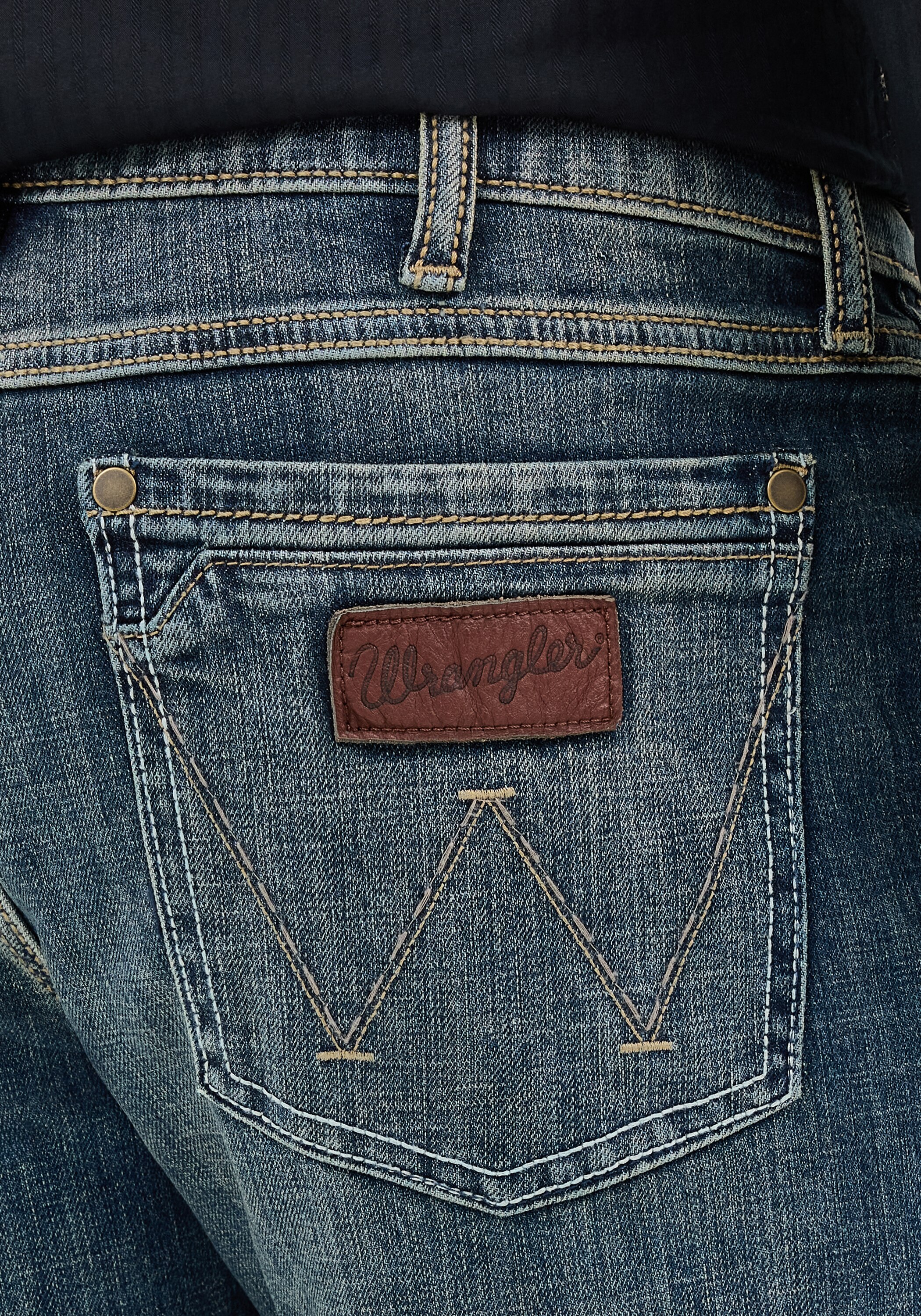 Wrangler Retro Layton Slim Boot Jeans