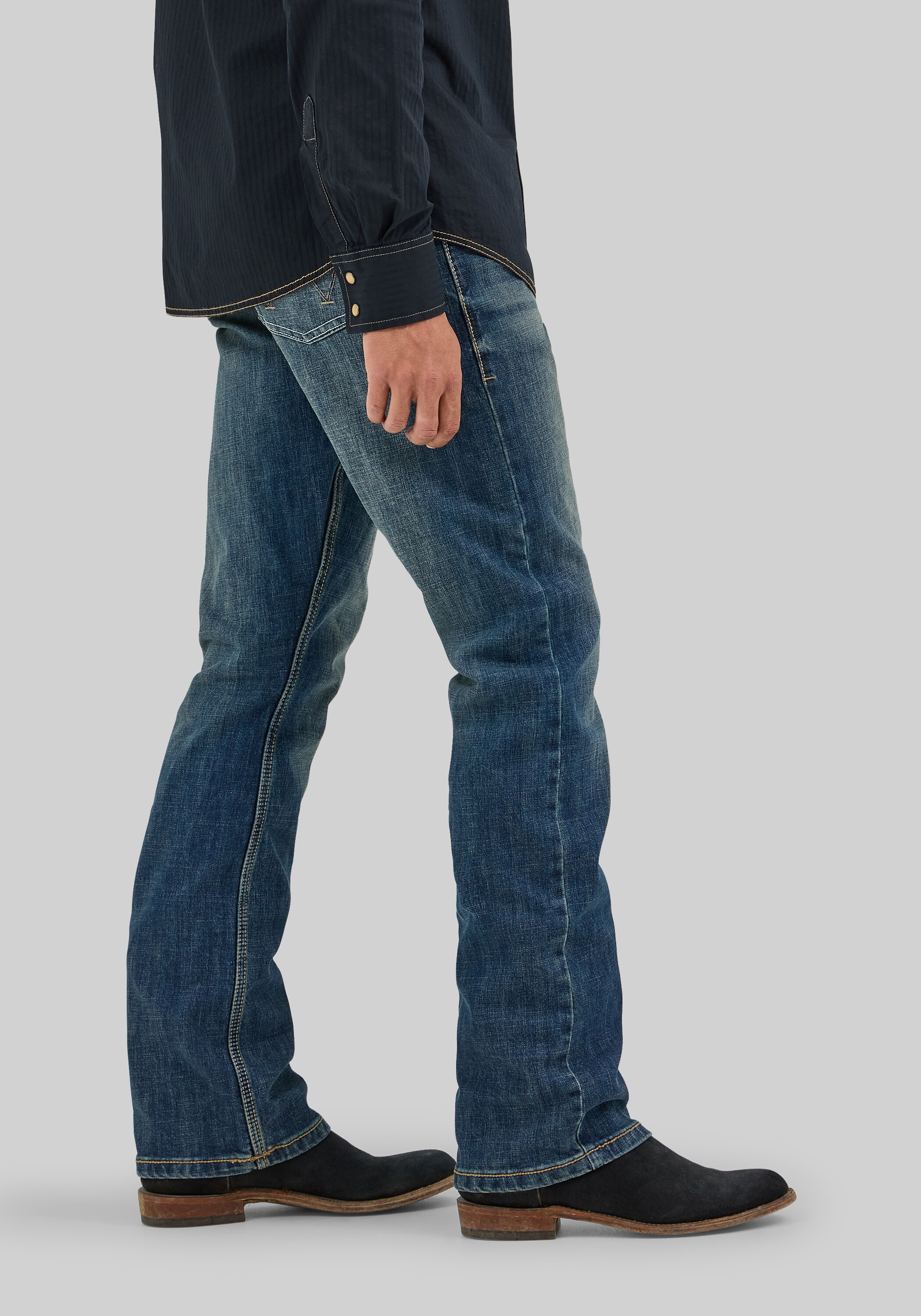 Wrangler Retro Layton Slim Boot Jeans