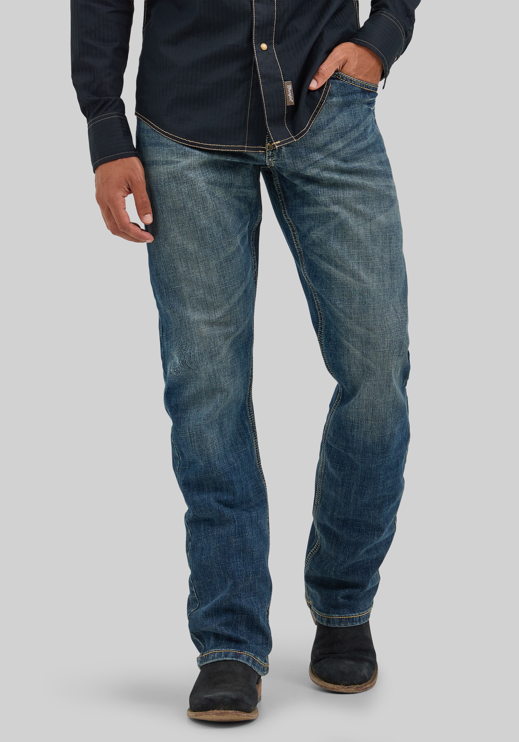 Wrangler Retro Layton Slim Boot Jeans