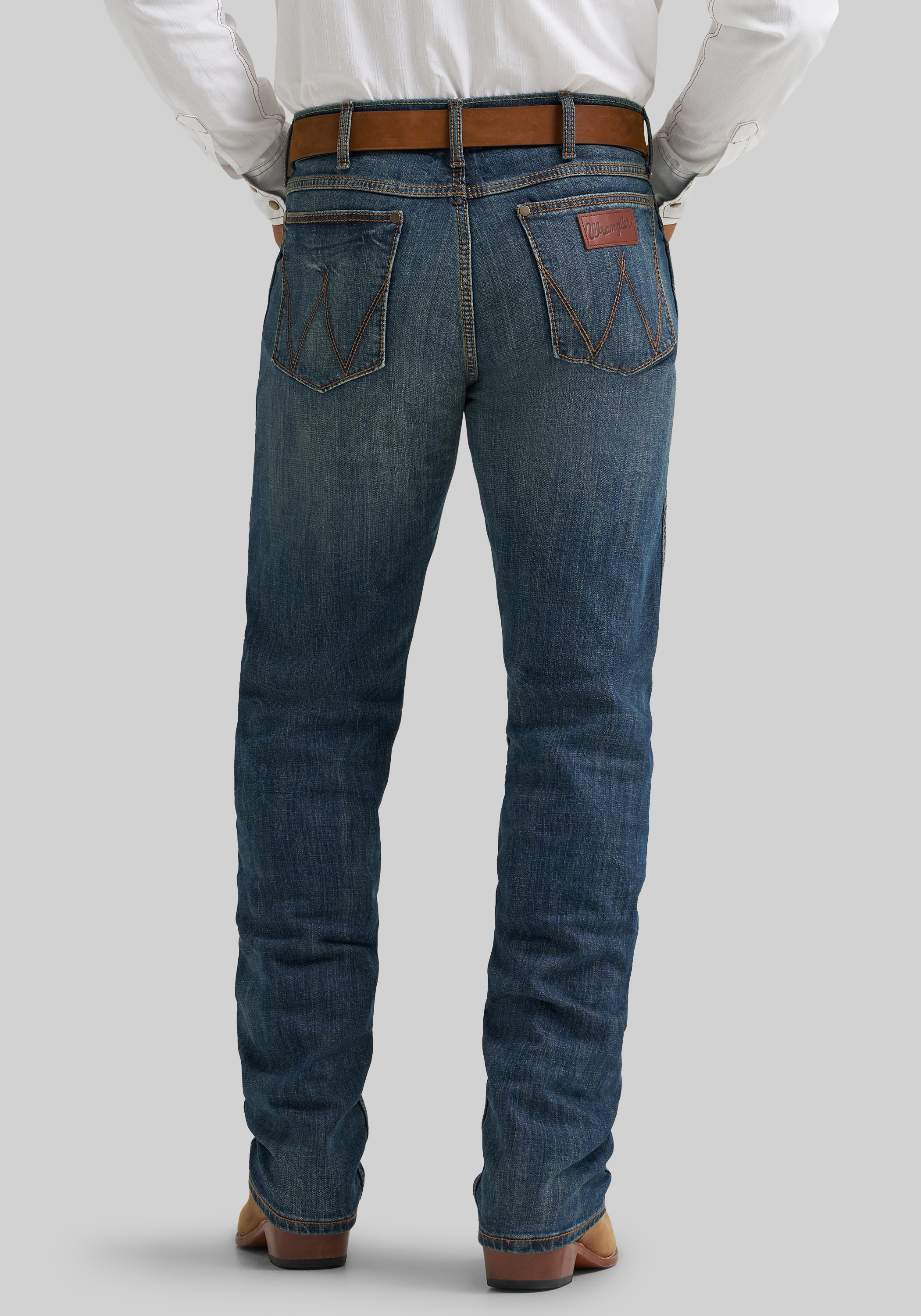 Wrangler Retro Slim Fit Bozeman Straight Leg Jeans