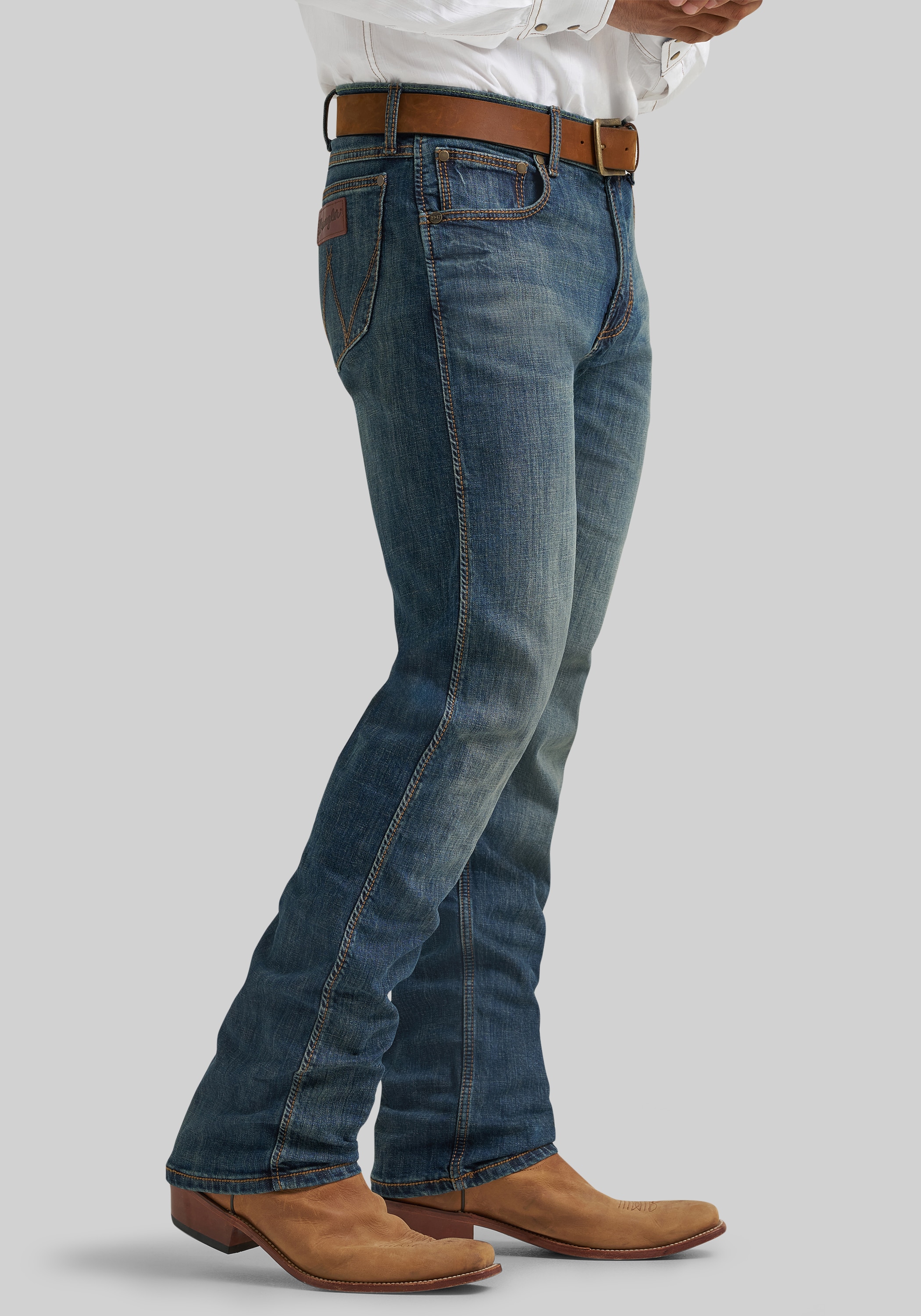 Wrangler Retro Slim Fit Bozeman Straight Leg Jeans