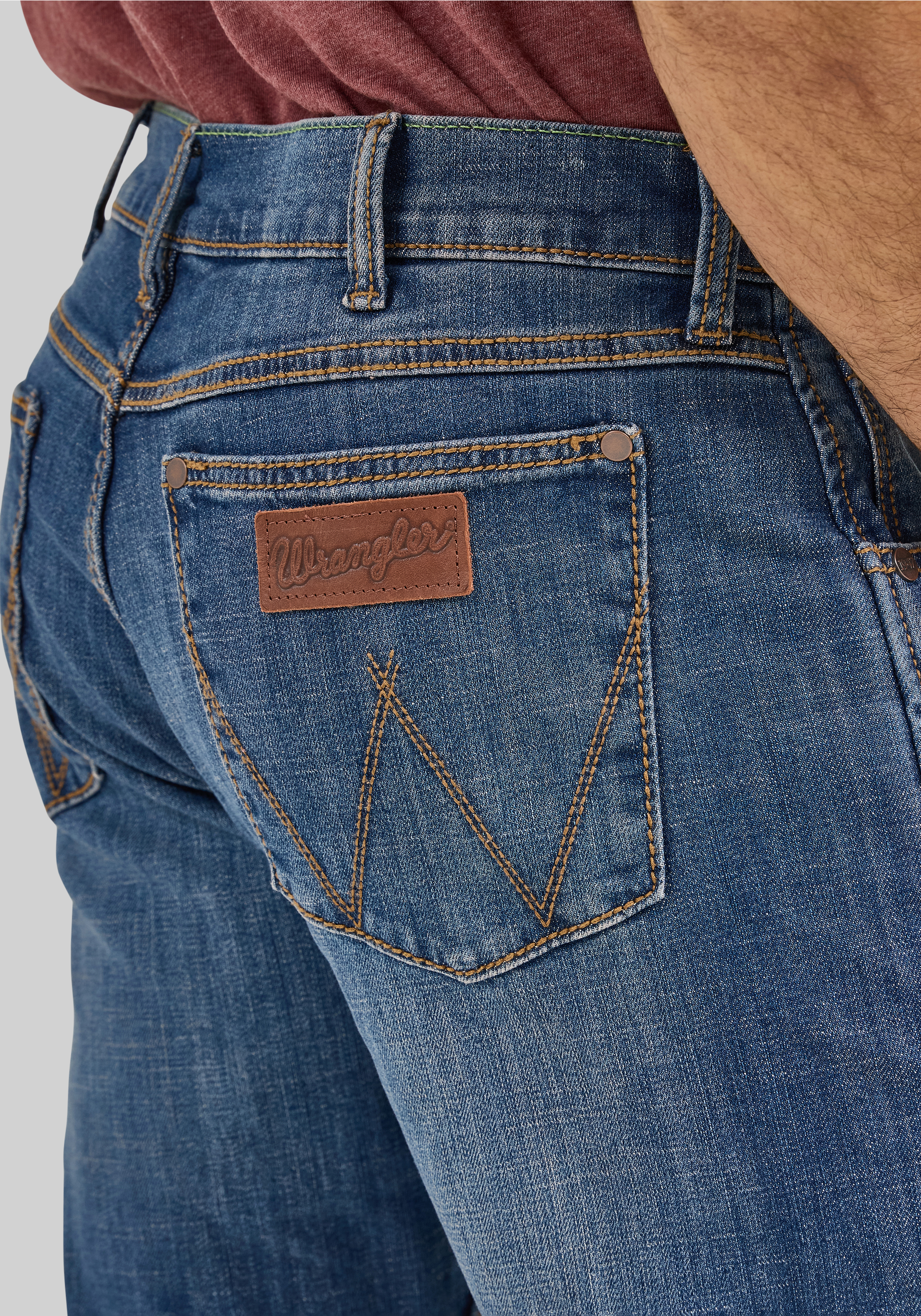 Wrangler Retro Slim Fit Cottonwood Straight Jeans