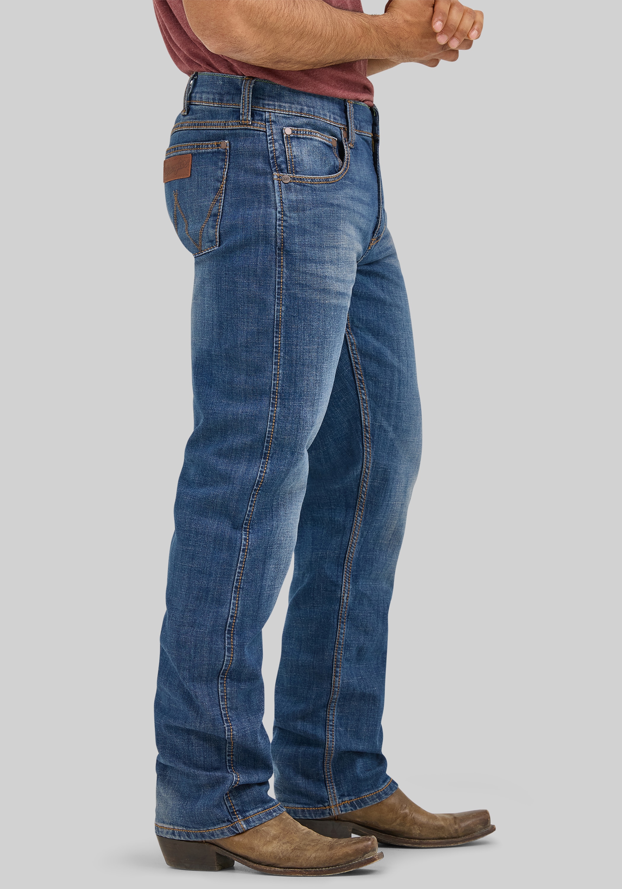 Wrangler Retro Slim Fit Cottonwood Straight Jeans