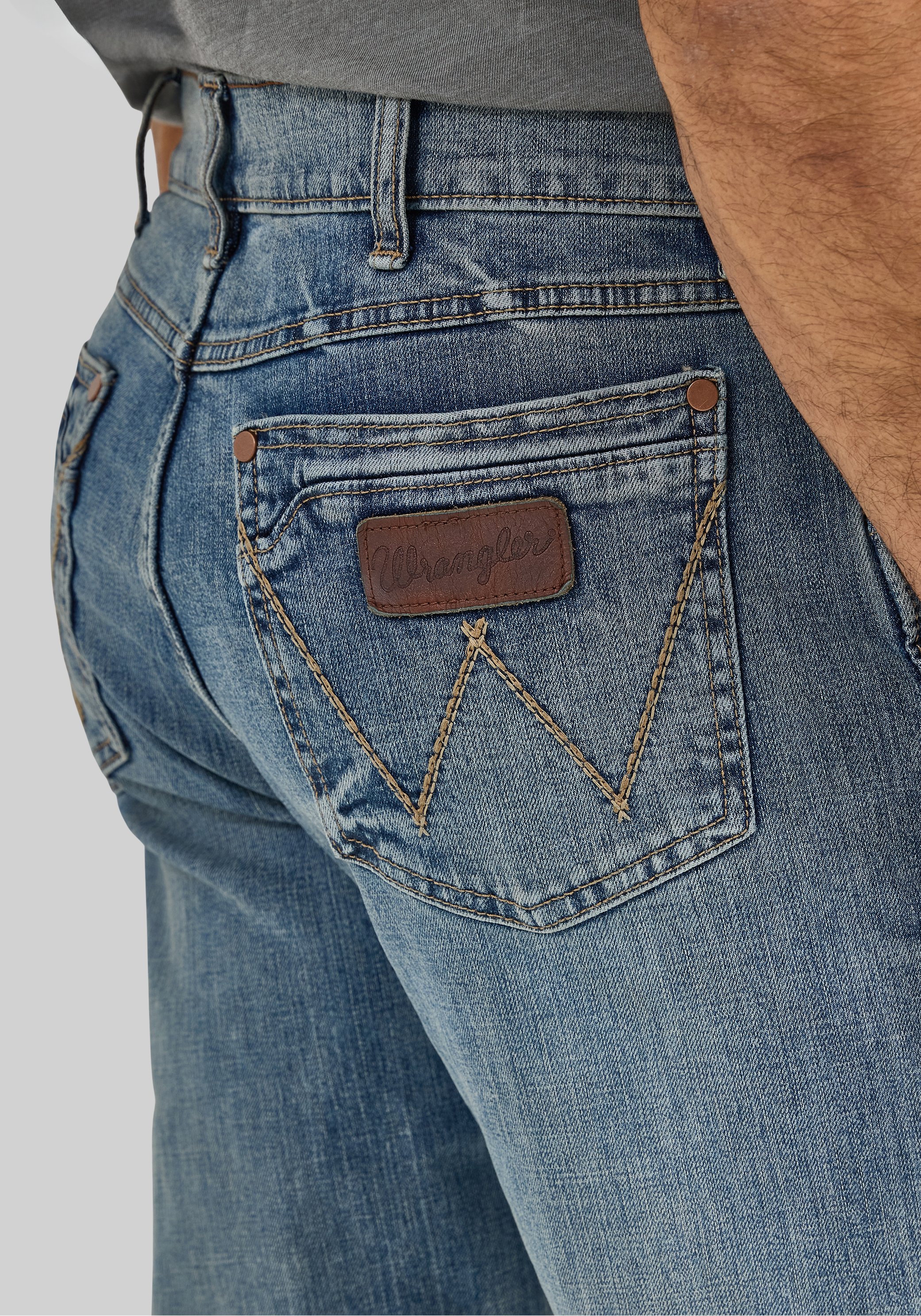 Wrangler Retro Greeley Relaxed Fit Bootcut Jeans