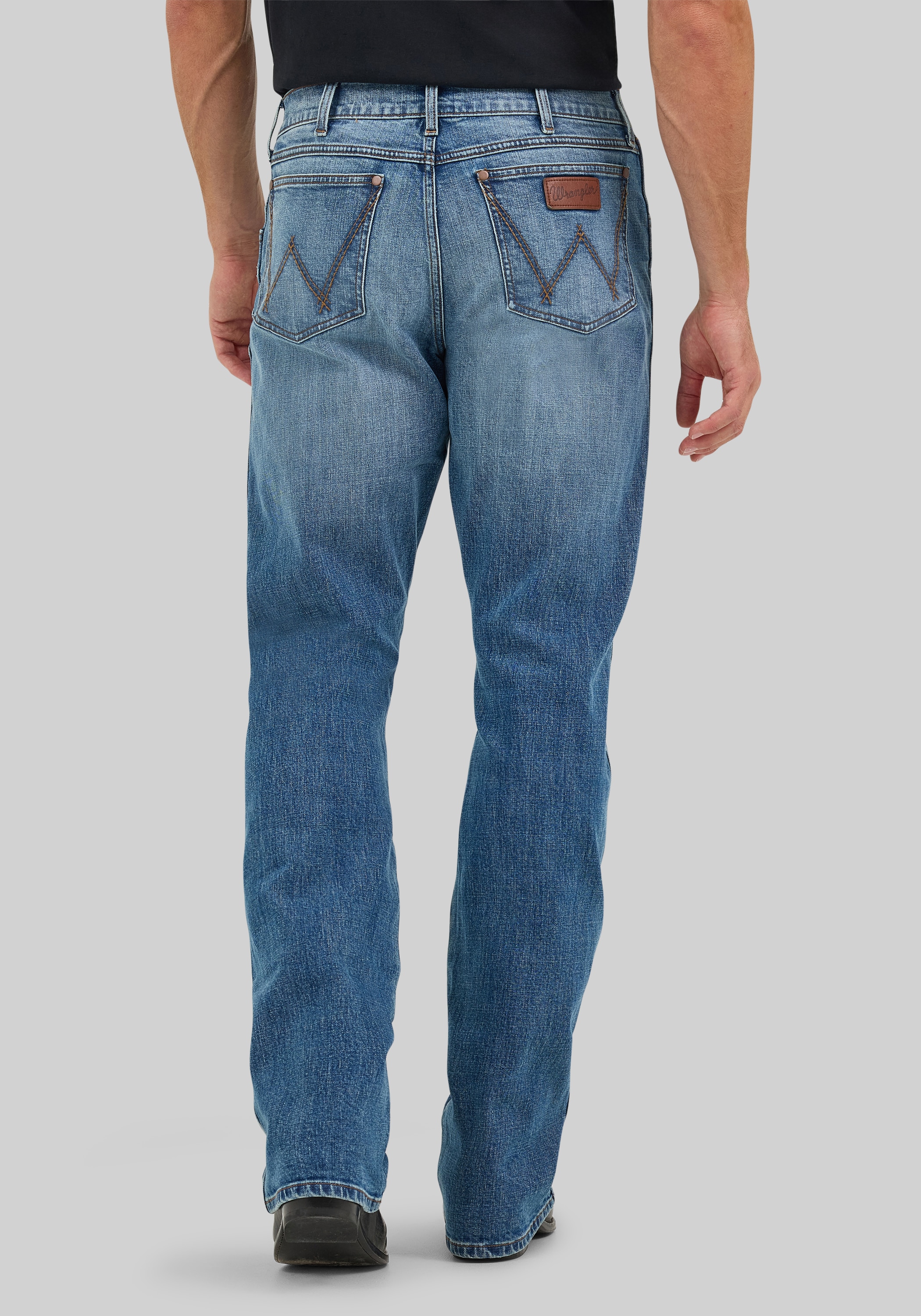 Wrangler Retro Relaxed Fit Harris Boot Jeans