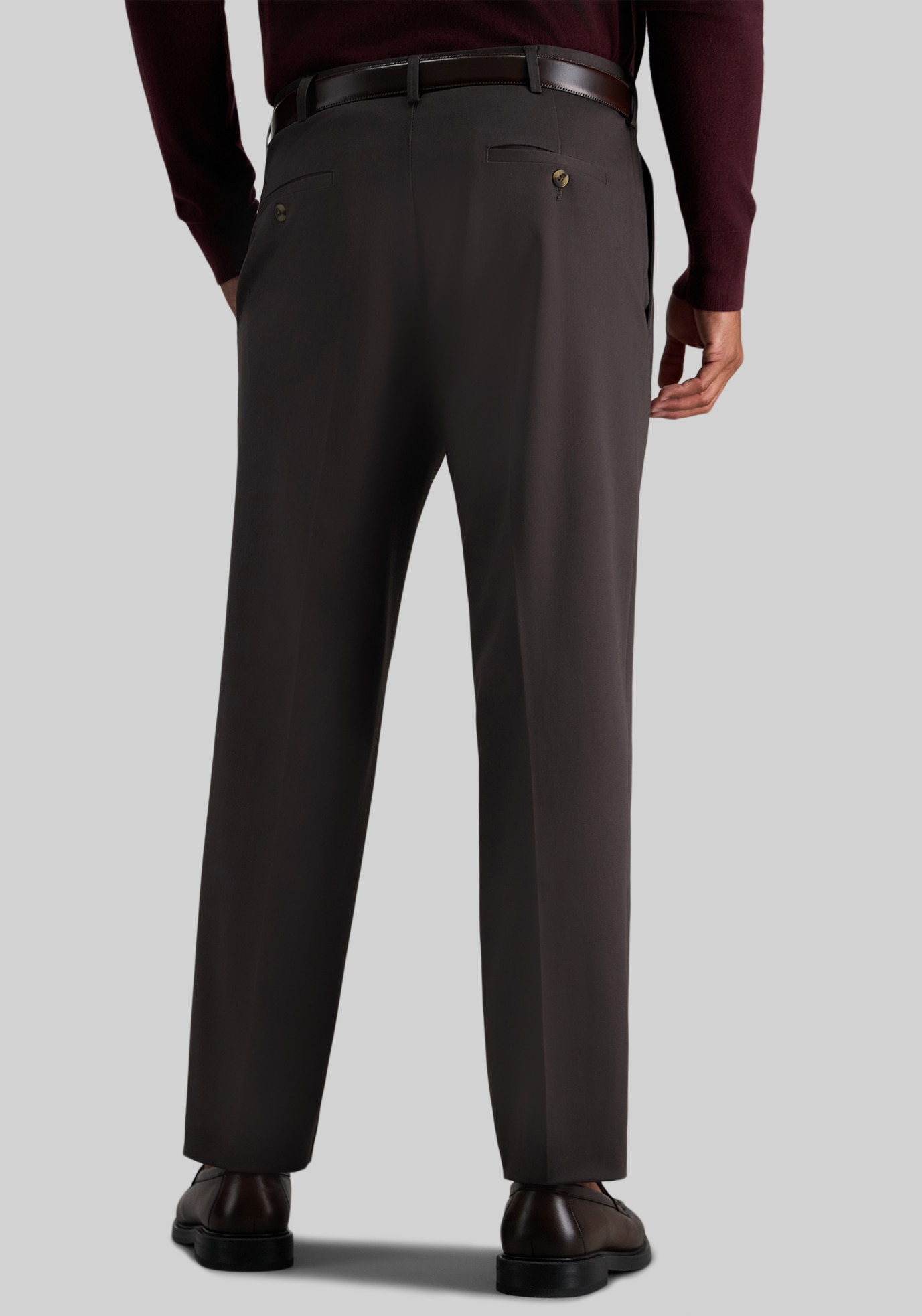 Haggar Classic Fit Iron-Free Premium Pleated Khaki Pants