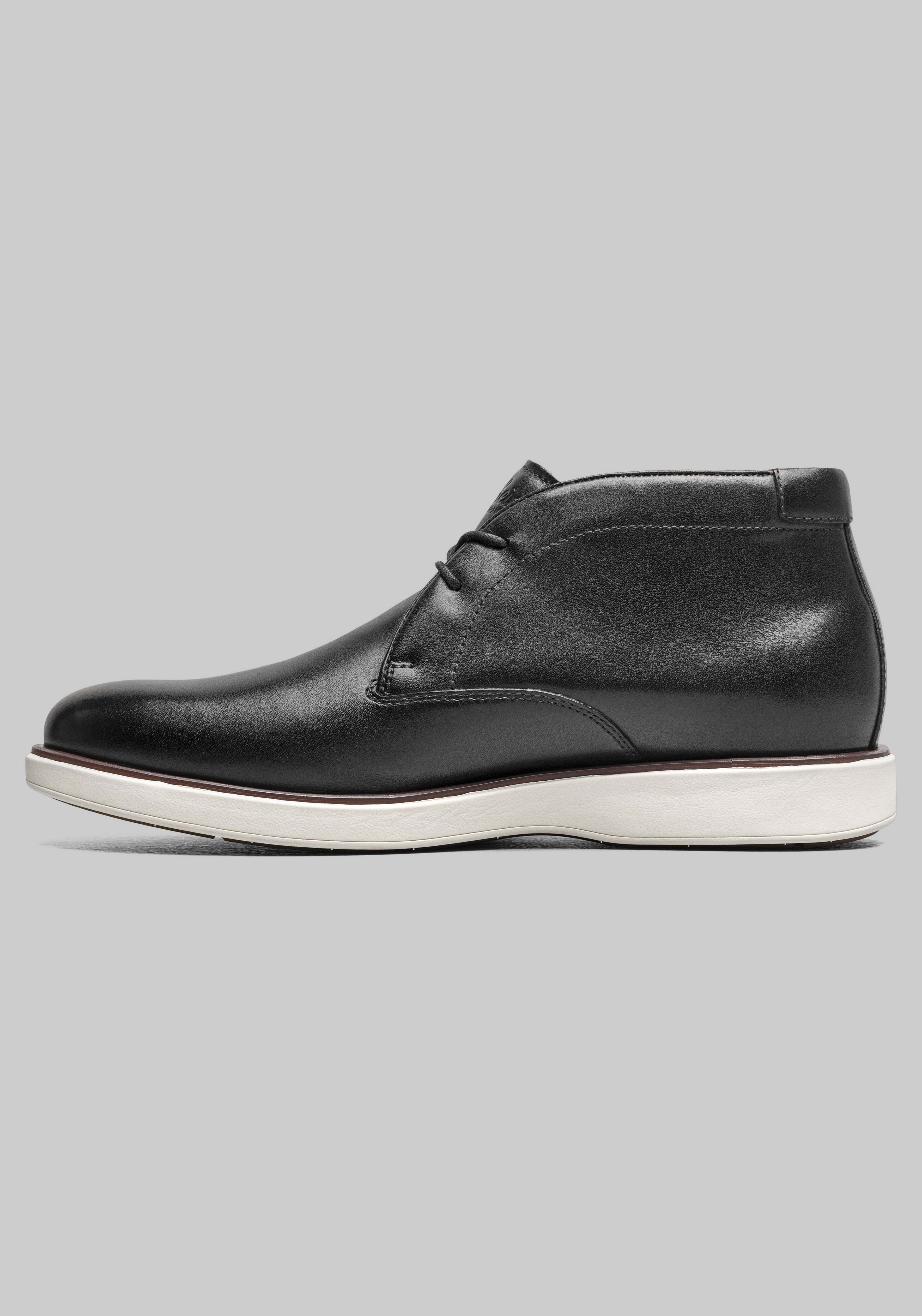 Florsheim Avenue Plain Toe Chukka Boots
