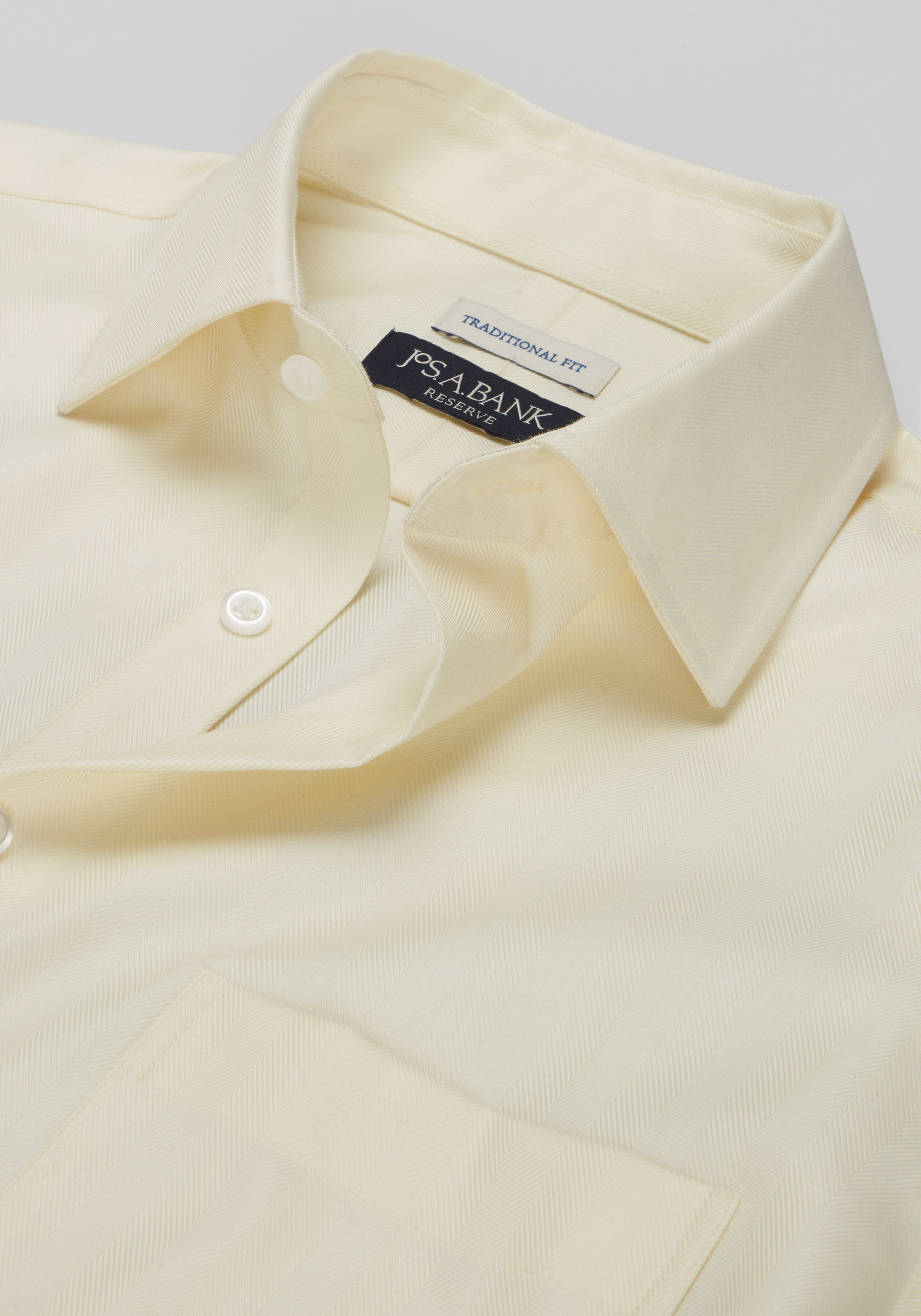 Reserve Collection Traditional Fit Spread Collar Solid Dress Shirt