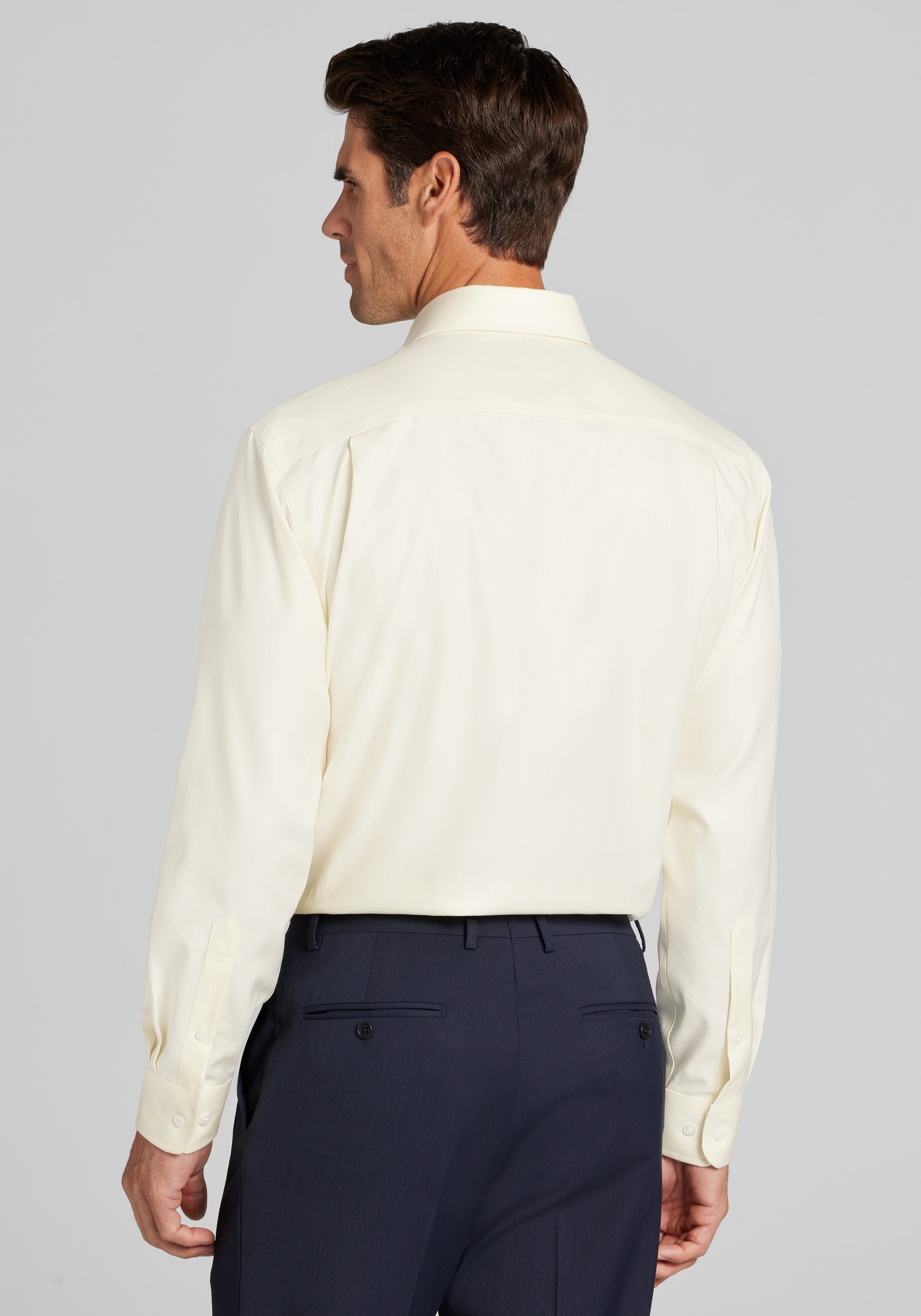 Reserve Collection Traditional Fit Spread Collar Solid Dress Shirt