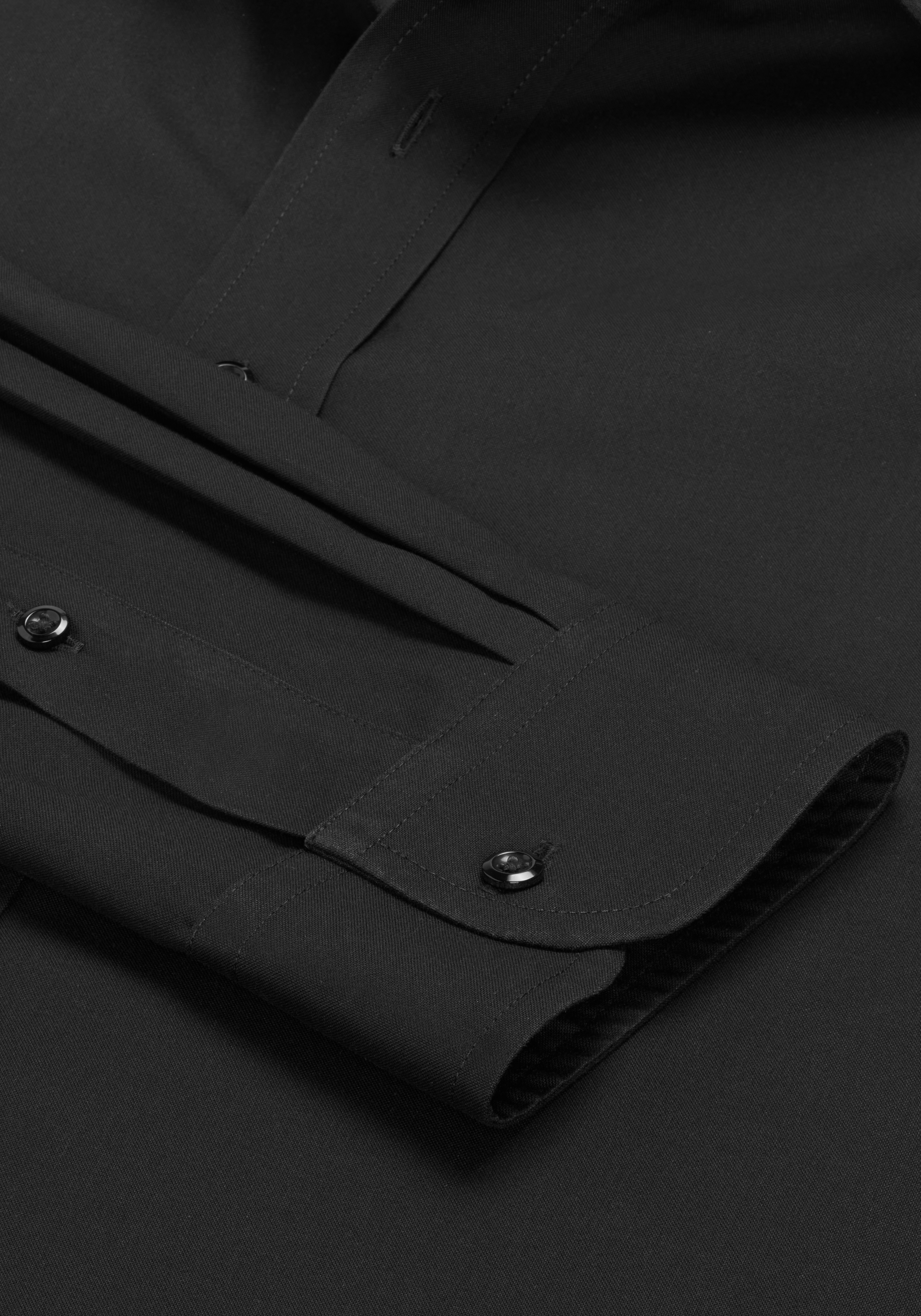 Traveler® Collection Tailored Fit Spread Collar Solid Dress Shirt