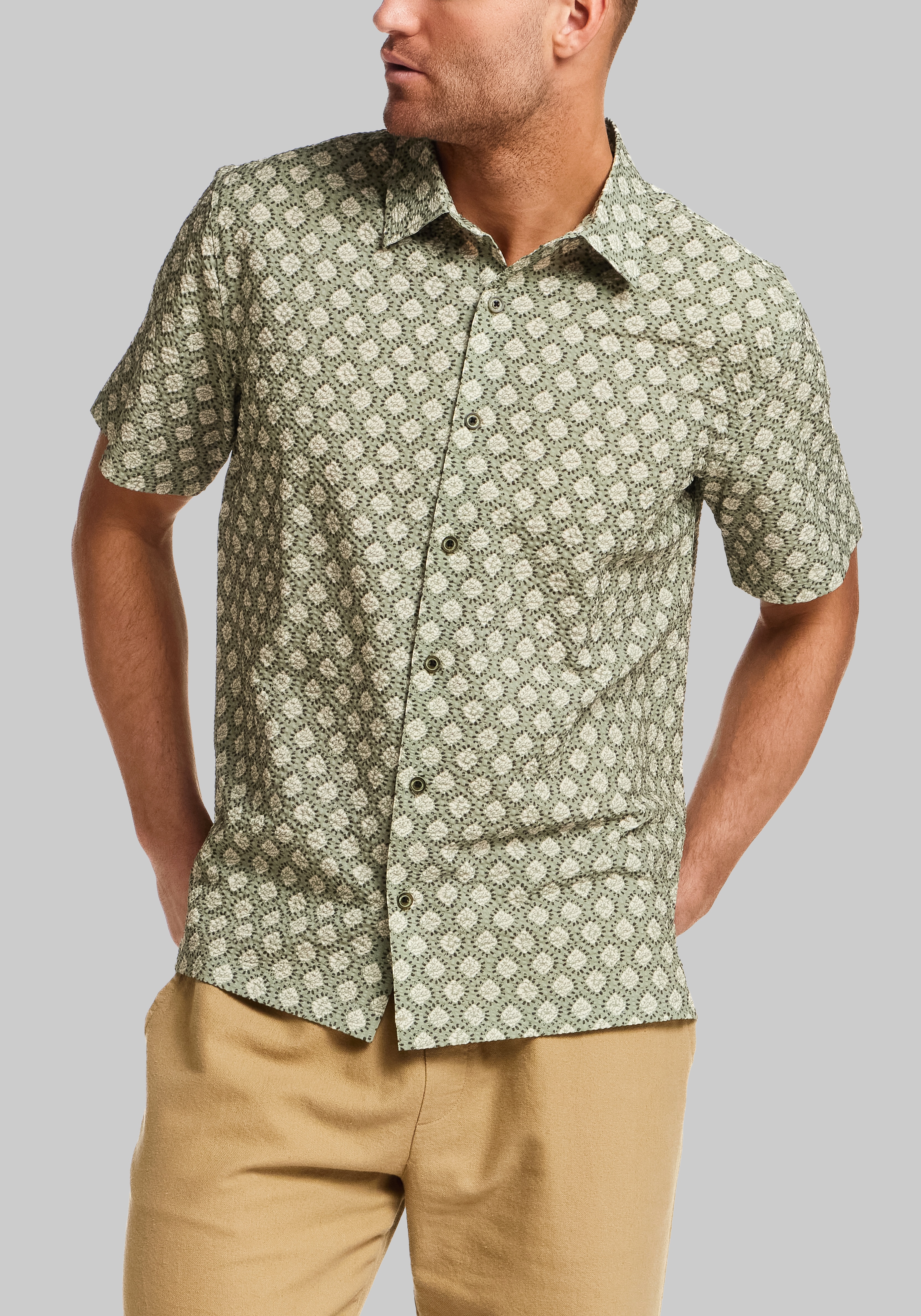 Vintage & Black Traditional Fit Medallion Seersucker Short Sleeve Shirt