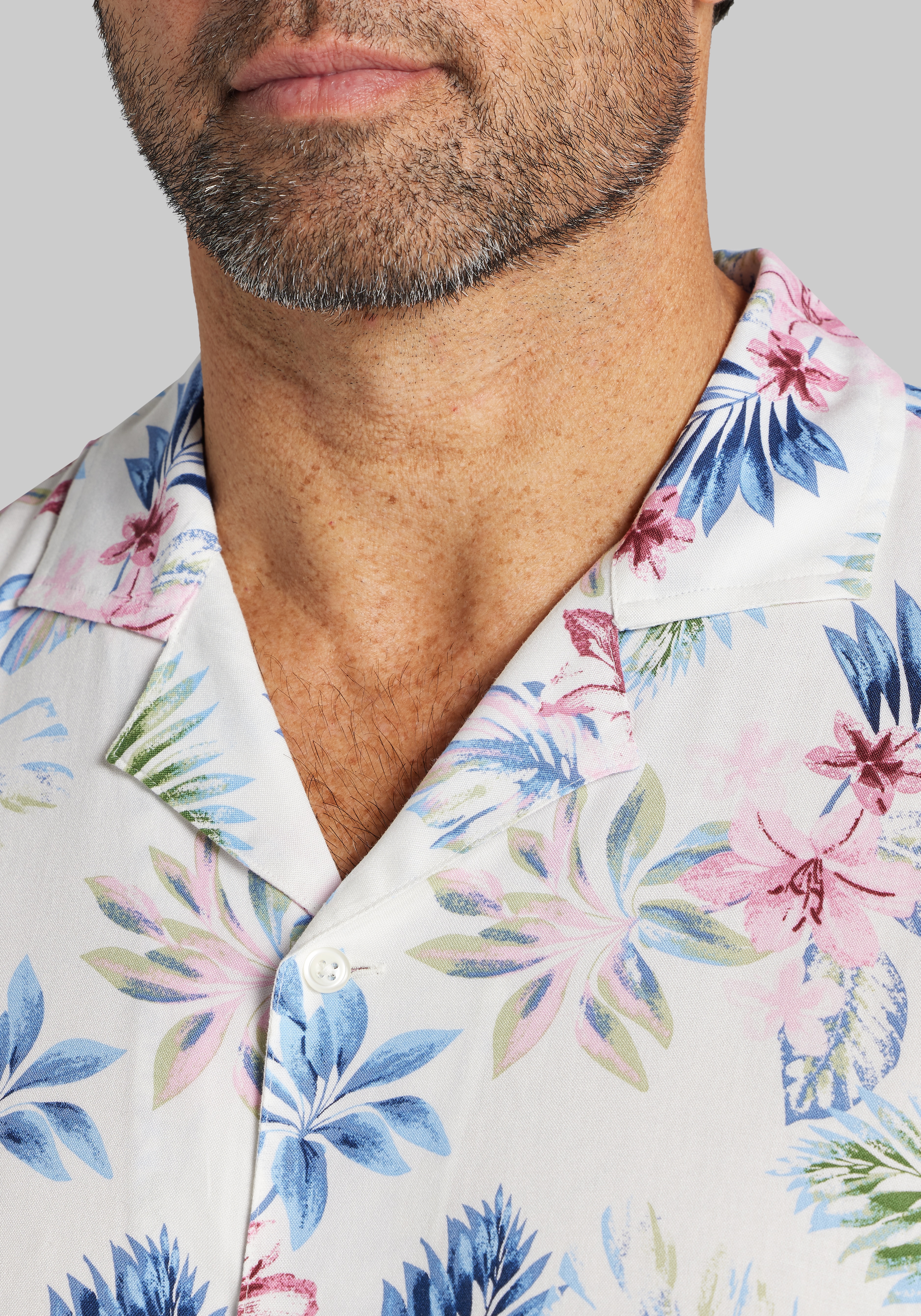 Jos. A. Bank Tailored Fit Lotus Short Sleeve Button Up Shirt