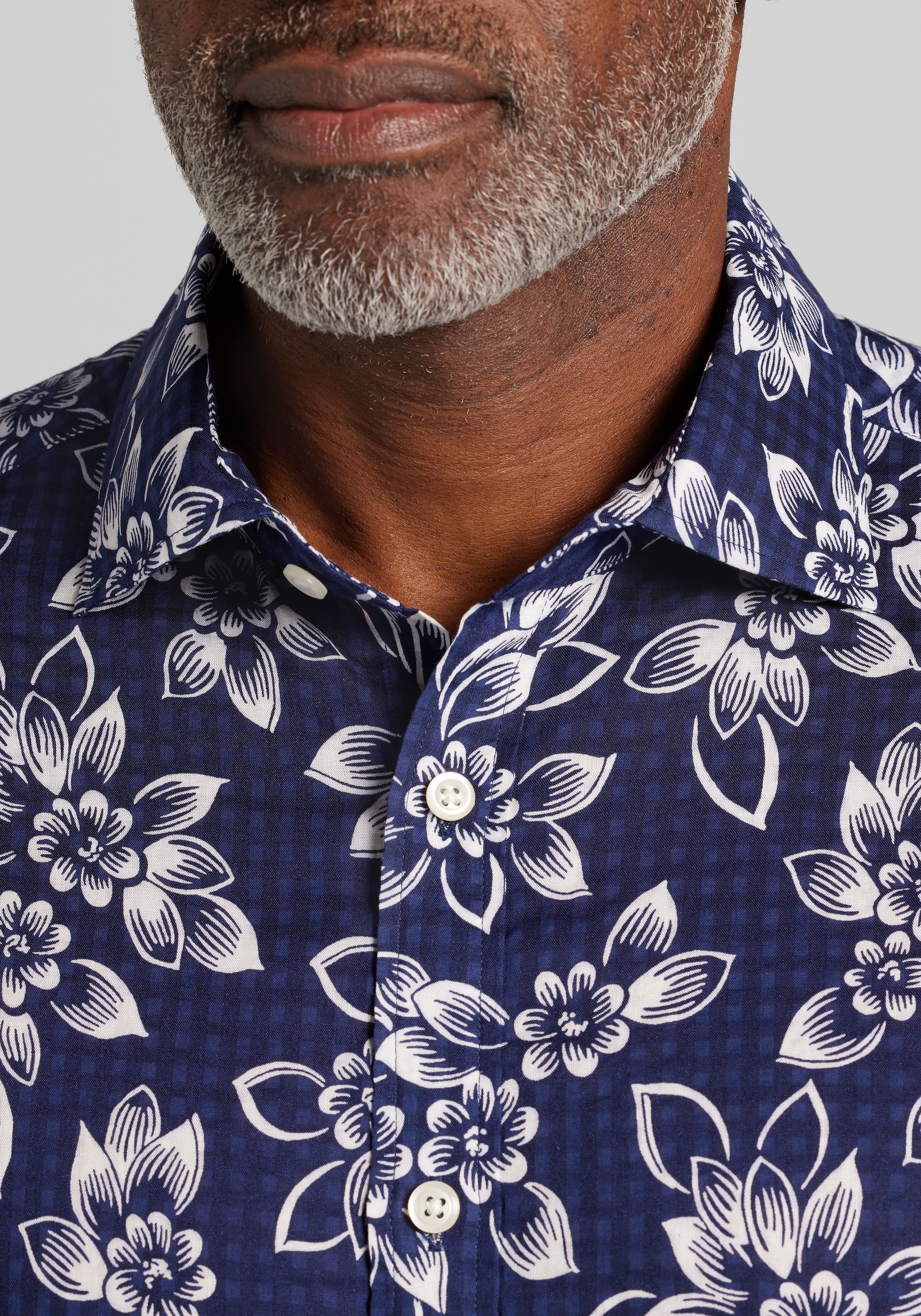 Jos. A. Bank Tailored Fit Lotus Seersucker Short Sleeve Sportshirt