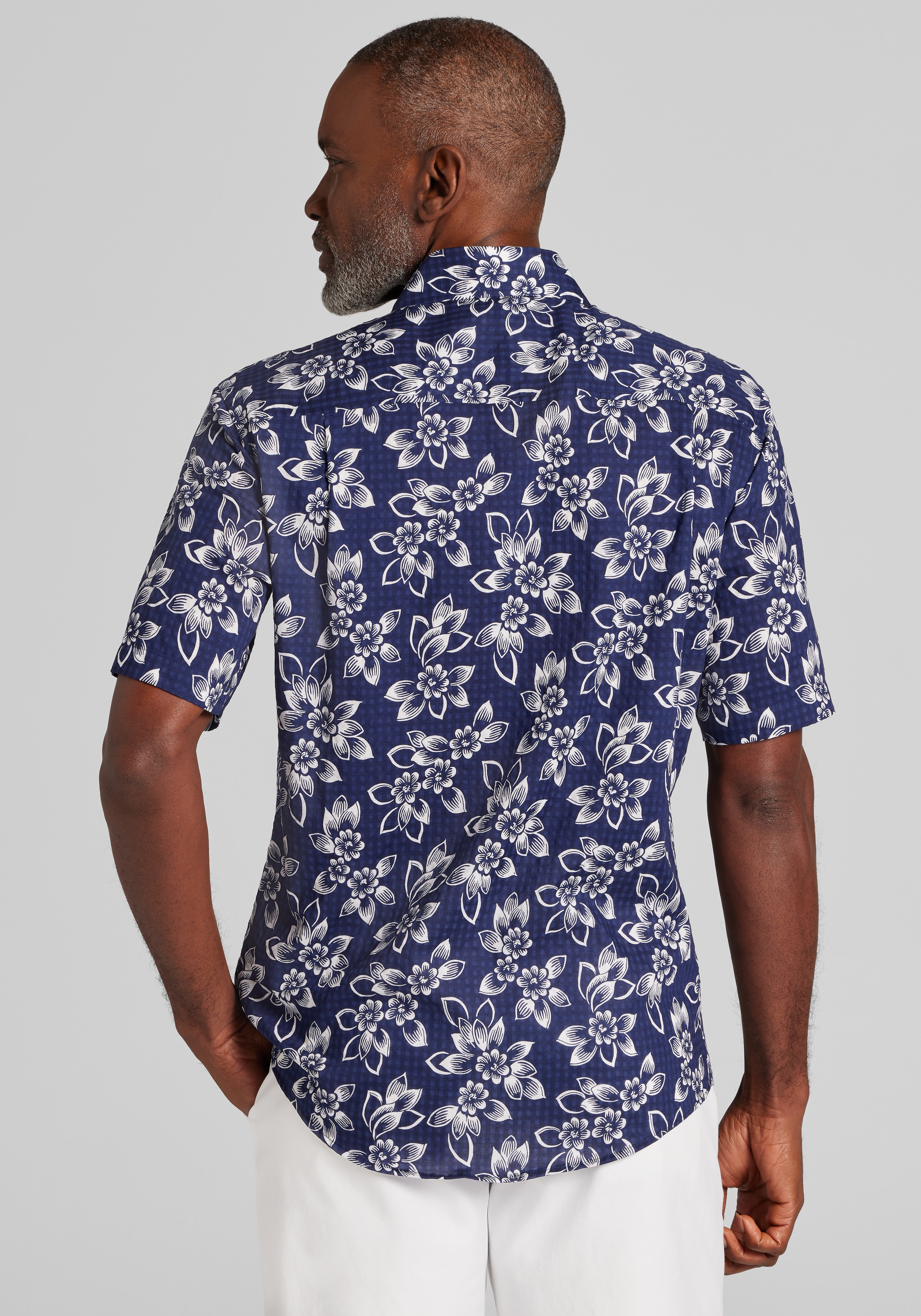 Jos. A. Bank Tailored Fit Lotus Seersucker Short Sleeve Sportshirt