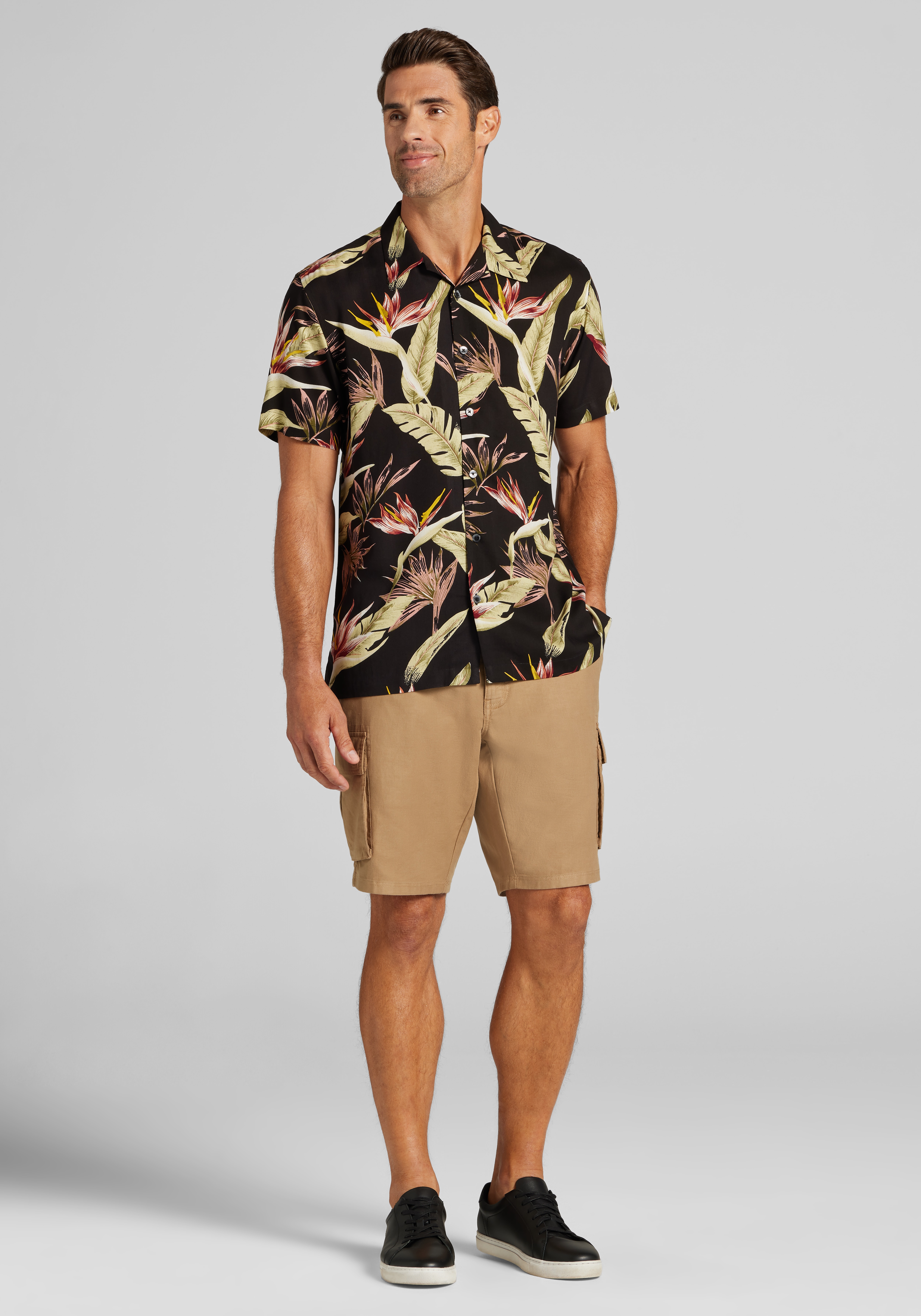 1905 Collection Tailored Fit Tropical Floral Short Sleeve Camp Shirt