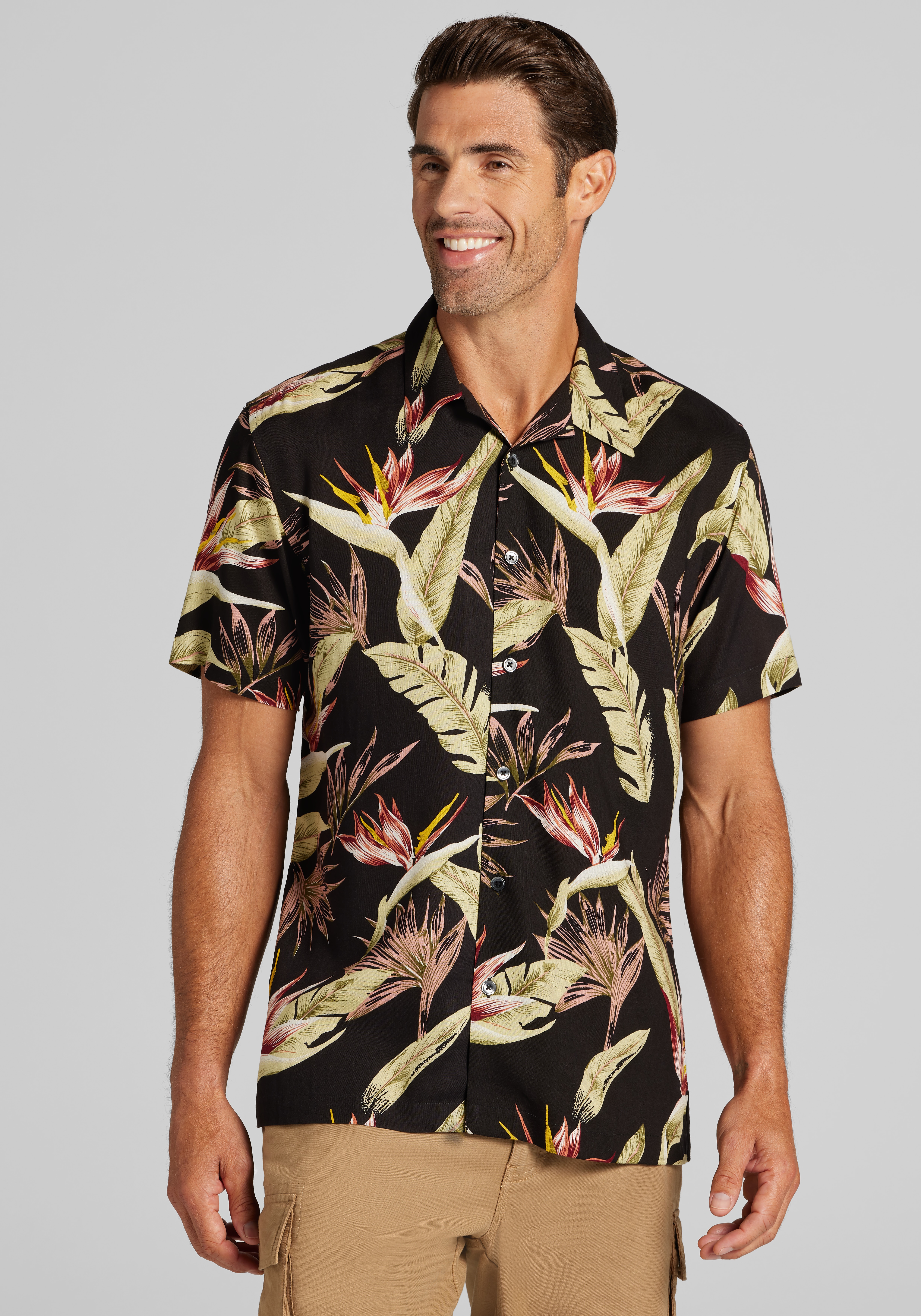 1905 Collection Tailored Fit Tropical Floral Short Sleeve Camp Shirt