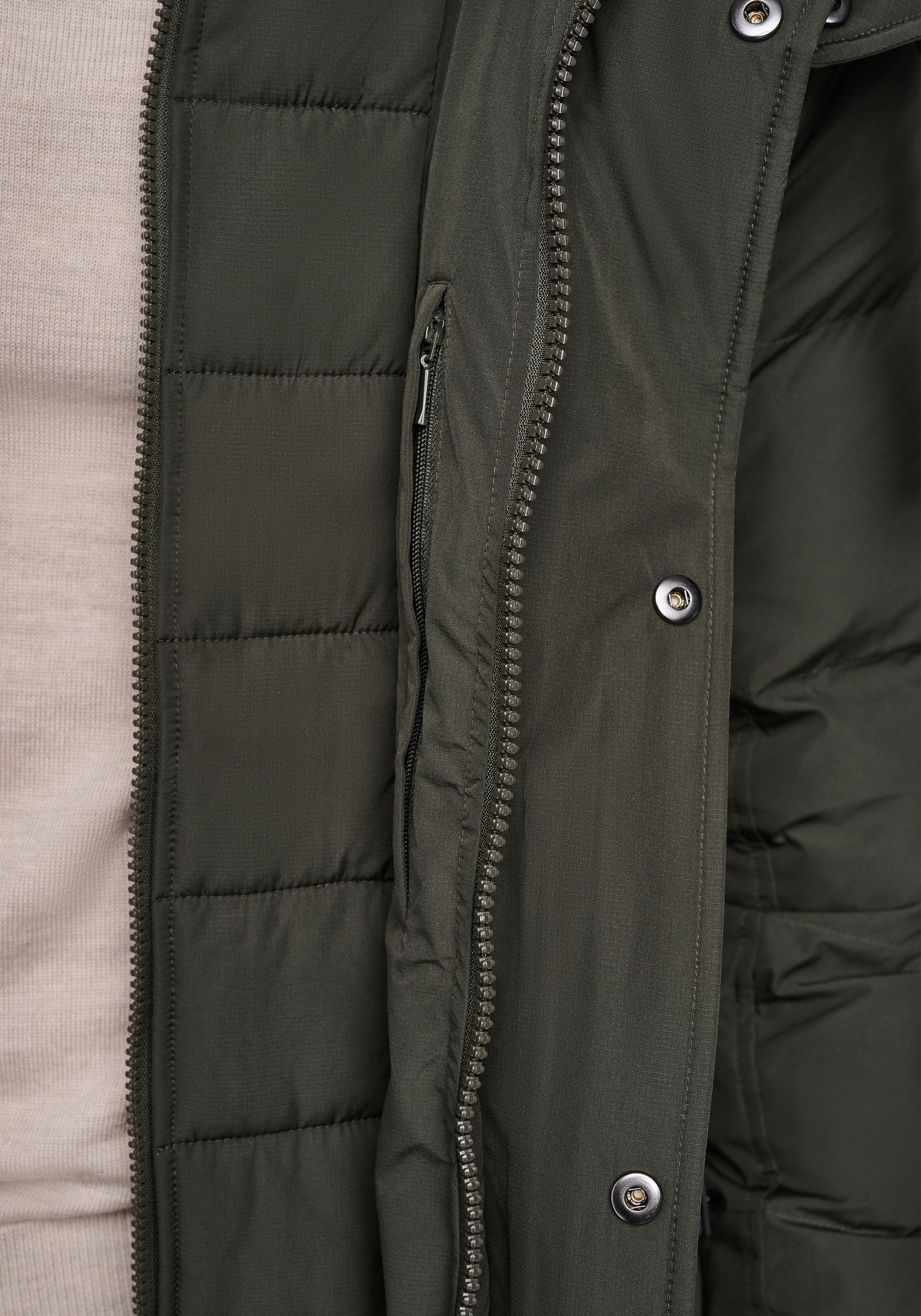 Andrew Marc Tailored Fit Hooded Down Parka With Bib