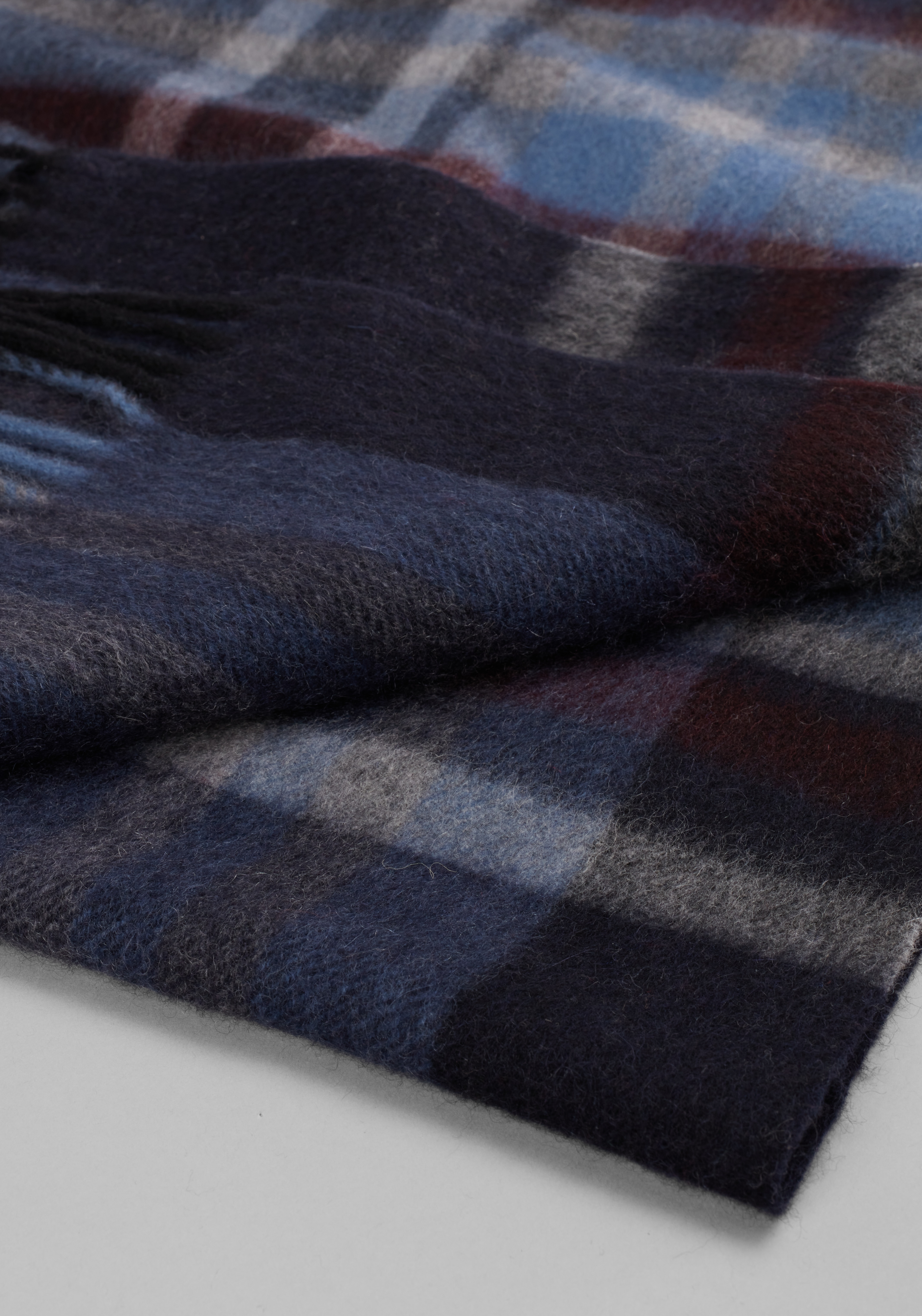 Reserve Collection Medium Plaid Cashmere Scarf