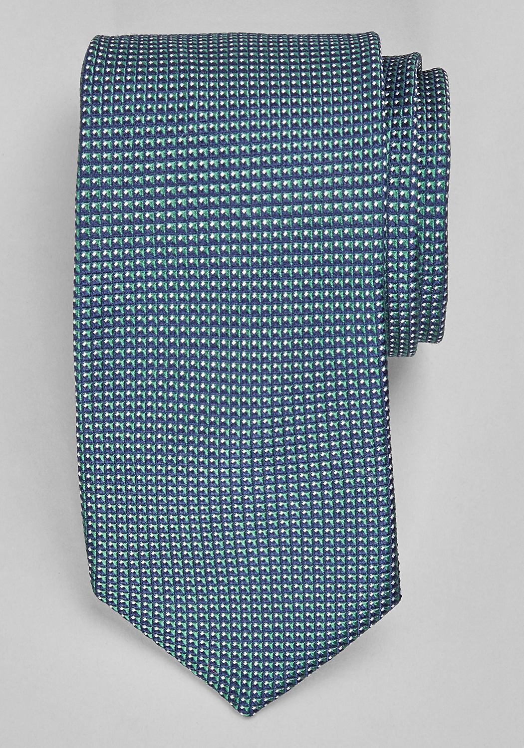 TravelerÂ® Collection Pyramid Neat Tie