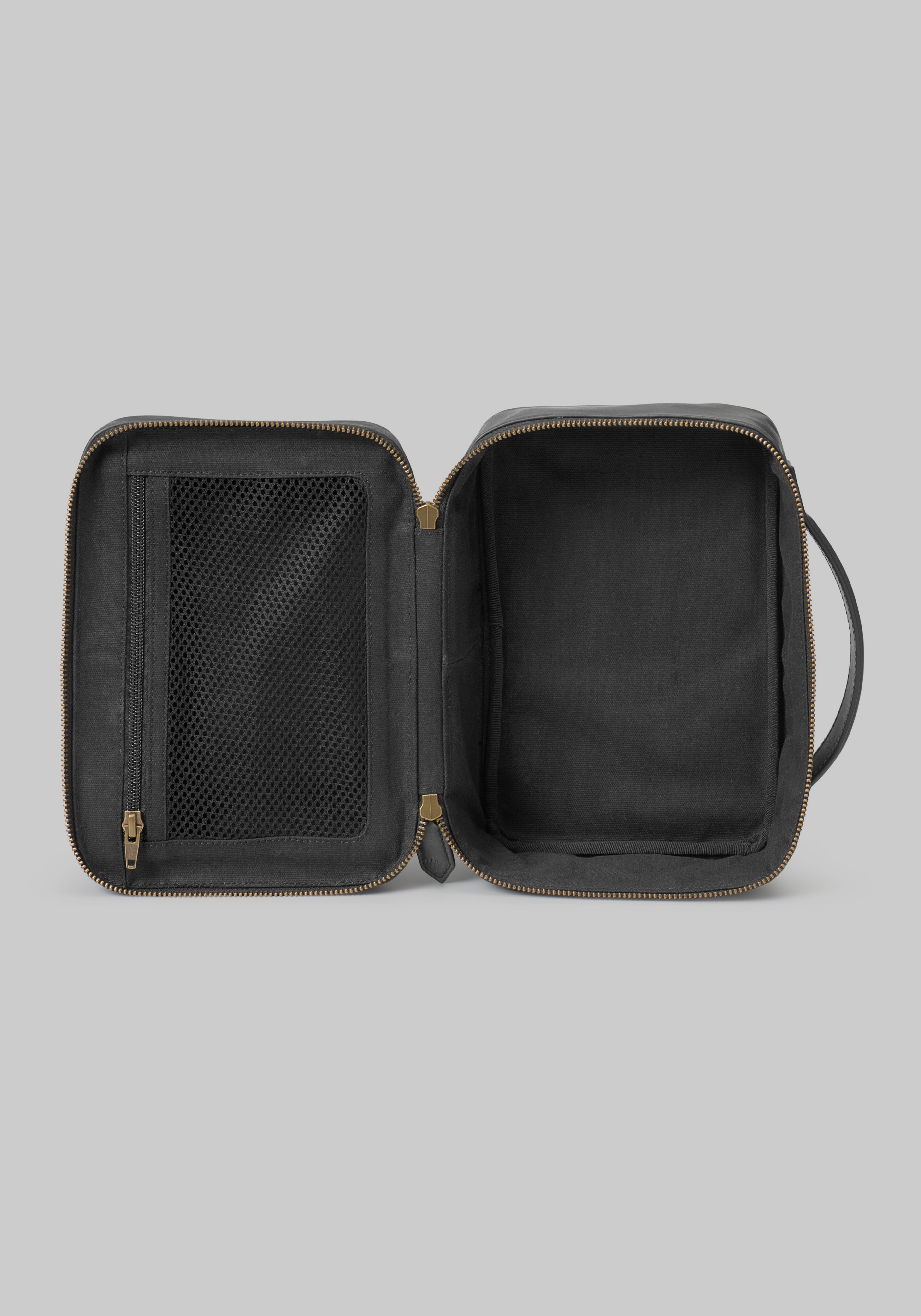 Johnston & Murphy Rhodes Leather Travel Kit
