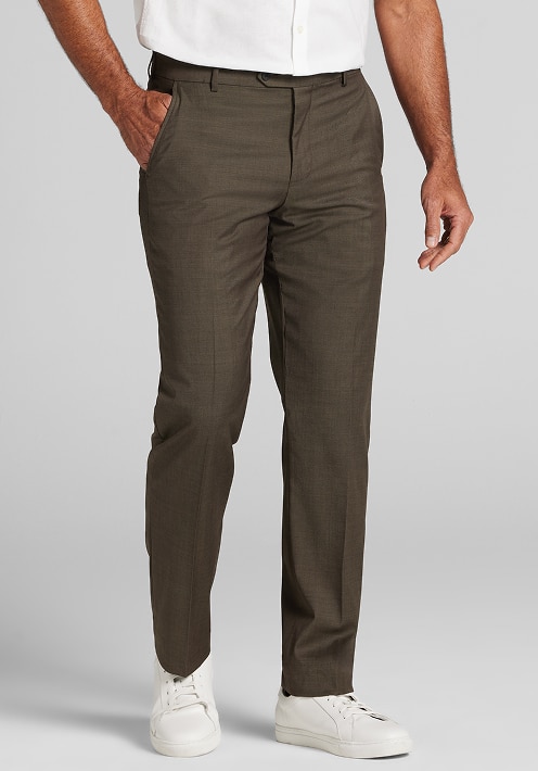Man in lightweight Traveler COOLMOTION pants