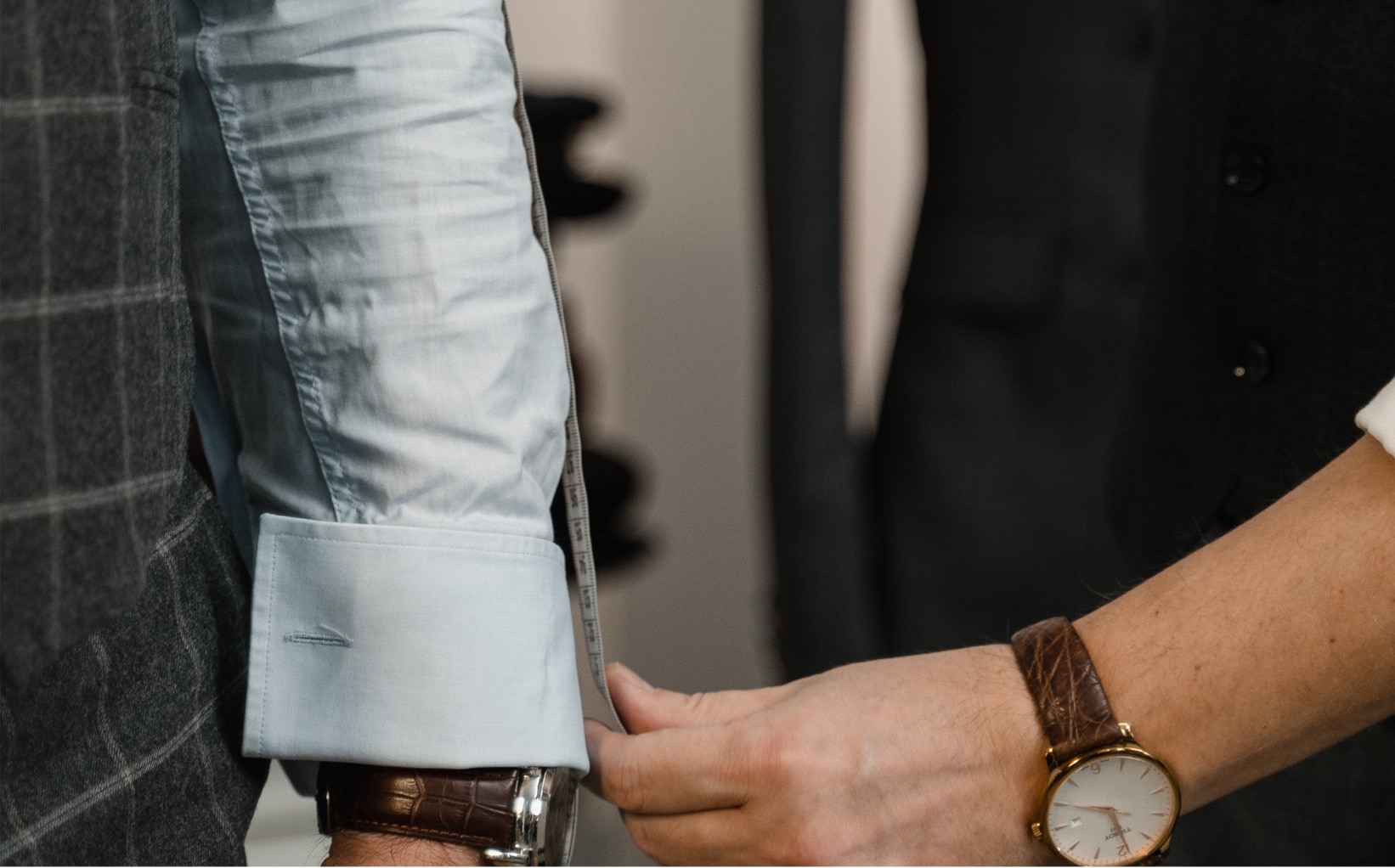 HERE'S HOW TO RENT A TUX OR SUIT